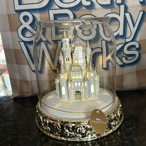 Bath and body works Disney candle cloche
New with tags
Never used